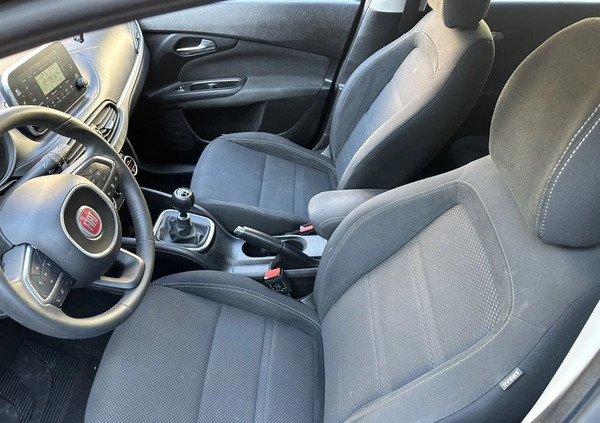 Fiat Tipo cena 34900 przebieg: 90121, rok produkcji 2018 z Garwolin małe 211